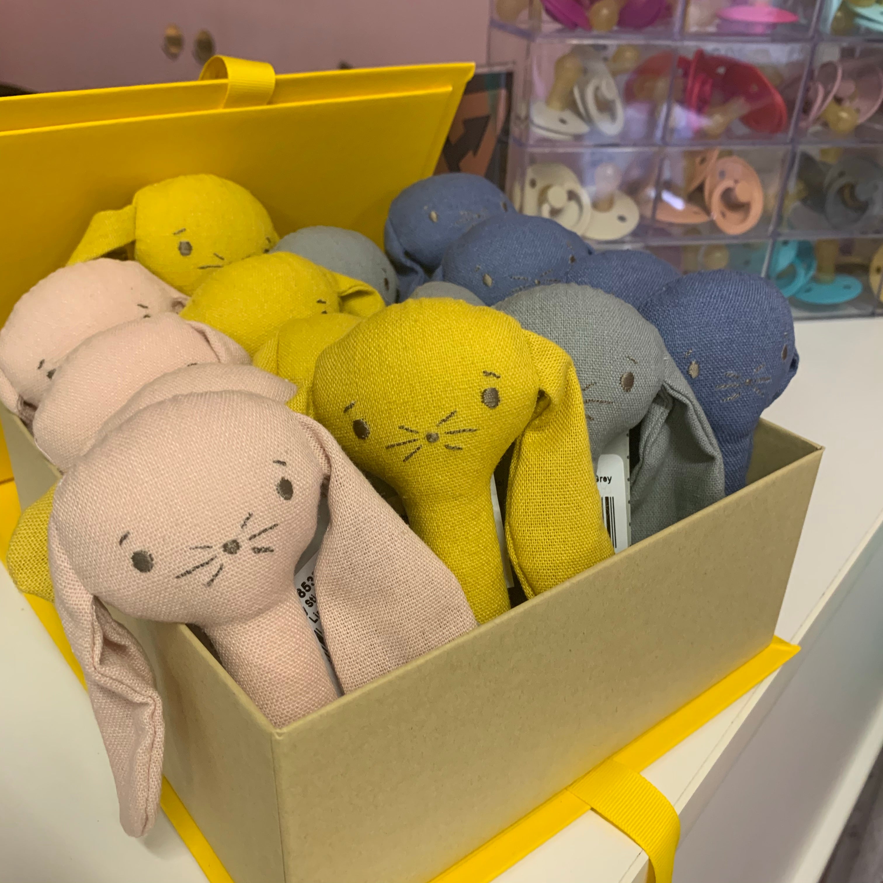 Bobby Bunny Linen Rattle // Assorted Colours